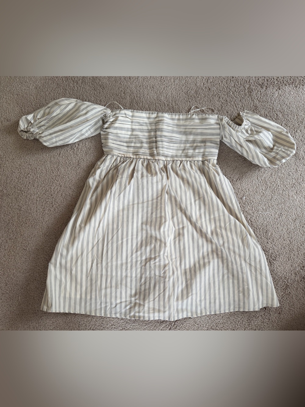 Abercrombie and Fitch Striped Puff Sleeve Dress - Cream & black